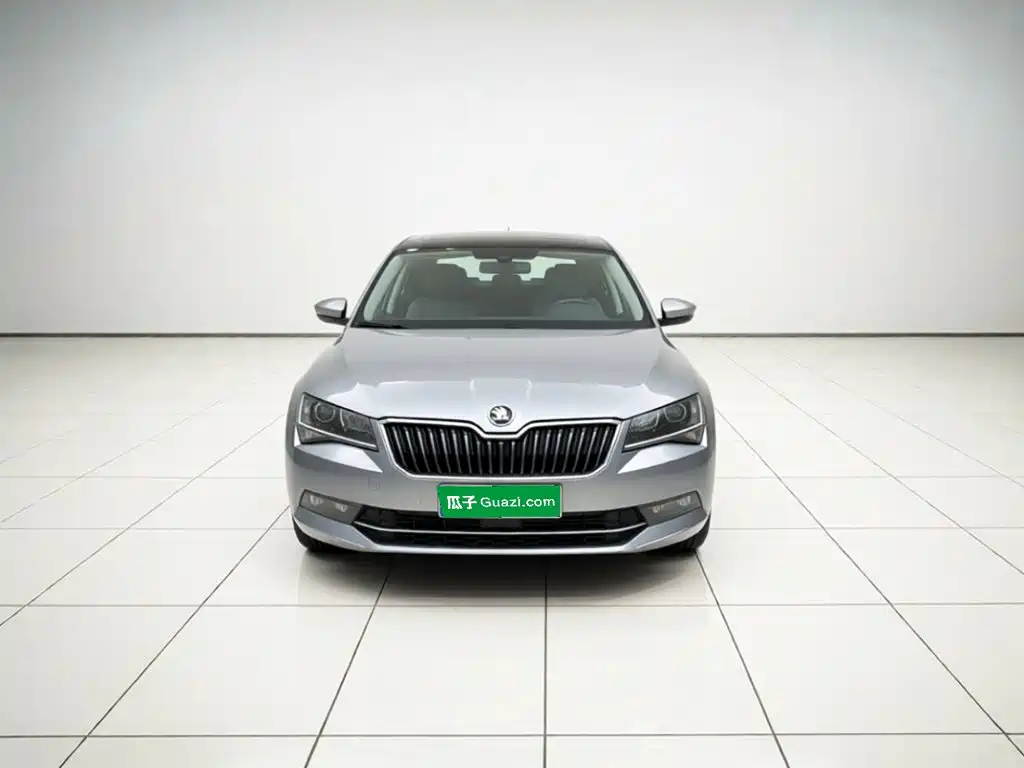 Skoda Superb — миниатюра 2