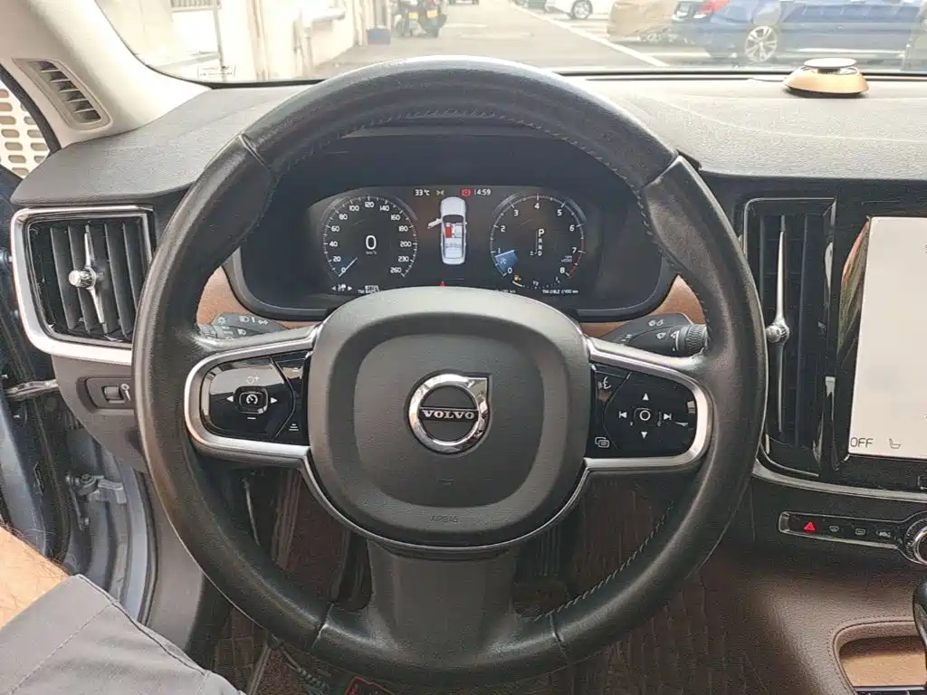 Volvo S90 — миниатюра 11
