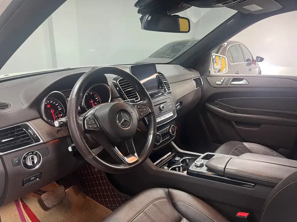 Mercedes-Benz GLE (Import) — миниатюра 4