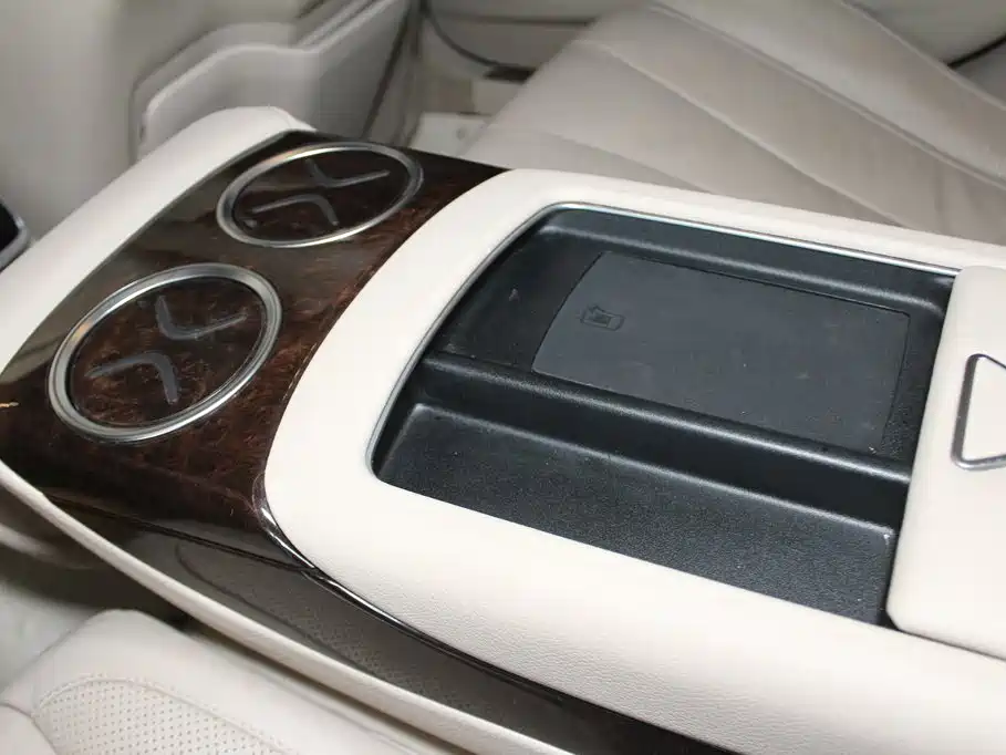 Mercedes-Benz S-Class — миниатюра 11