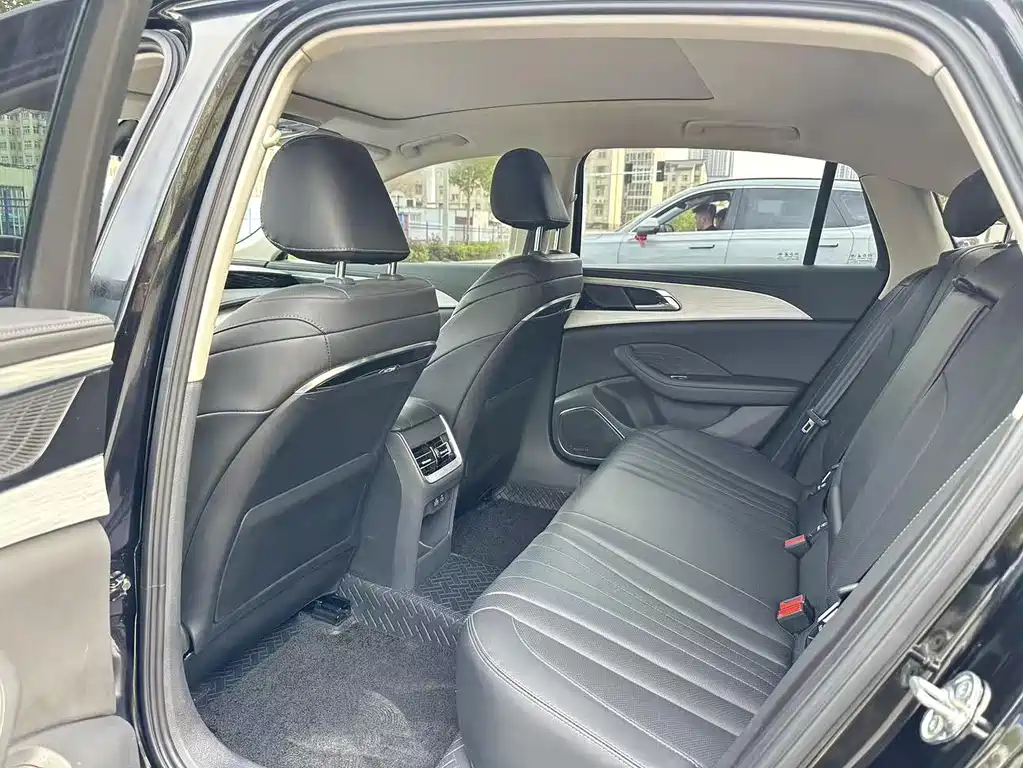 Hongqi H5 2025 1.5T DCT