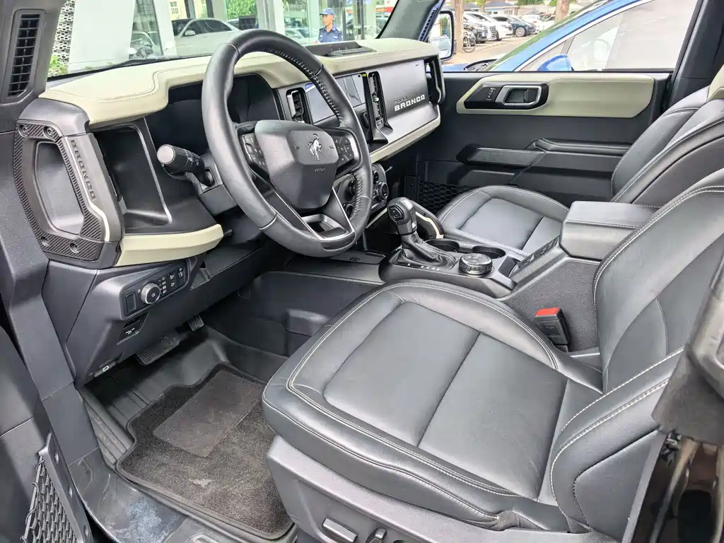 Ford Bronco — миниатюра 6