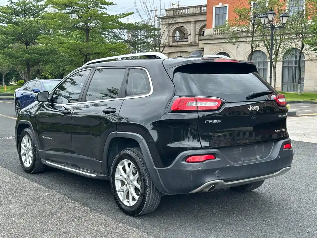 Jeep Cherokee — миниатюра 16
