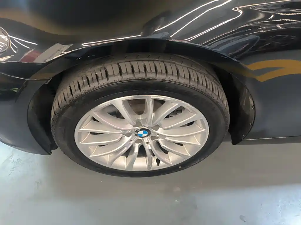 BMW 5 Series — миниатюра 23
