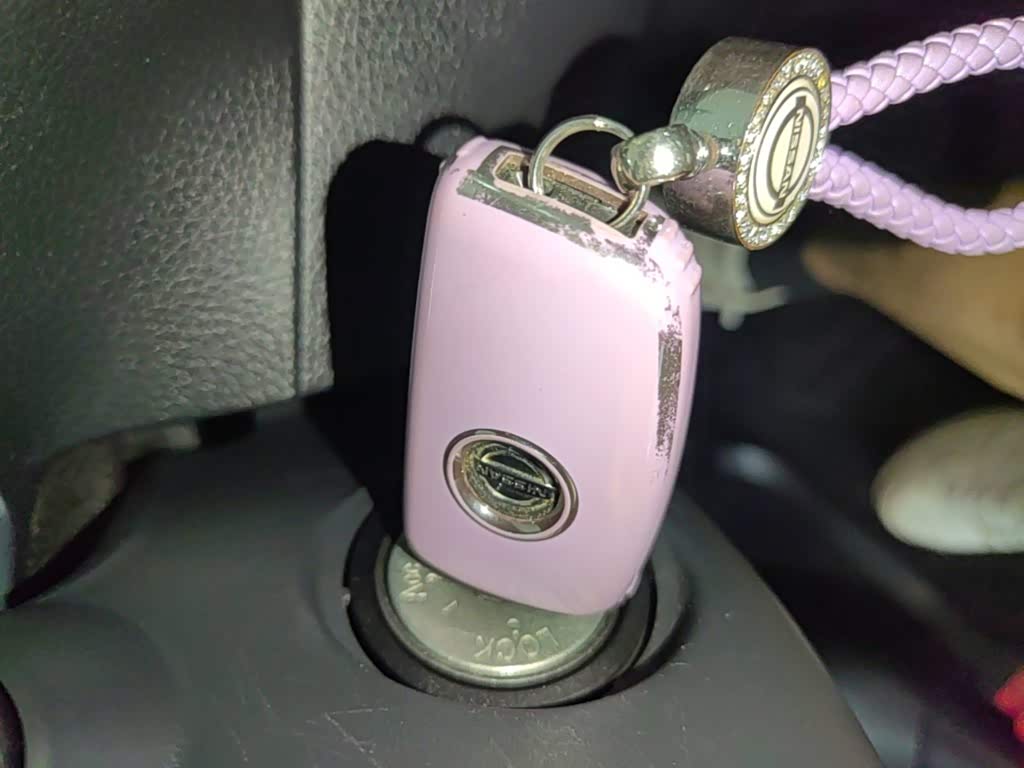 Nissan Sylphy 1.6 л 2022 г. Белый, пробег 33500 км