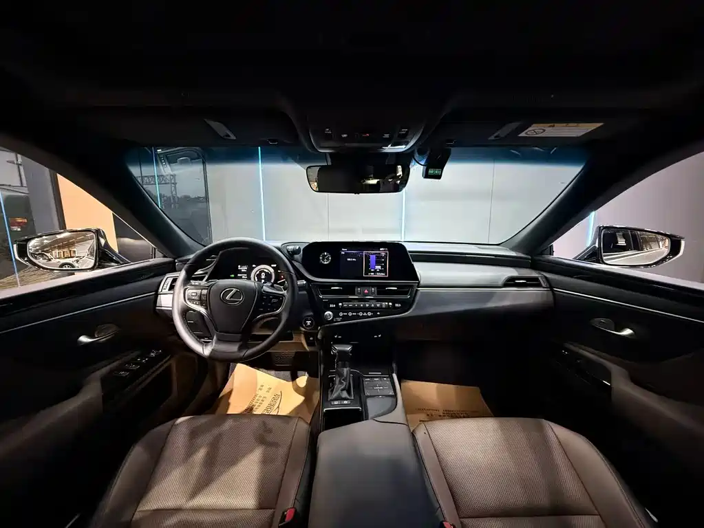 Lexus ES — миниатюра 9