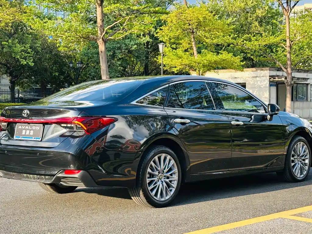 Toyota Avalon — миниатюра 10