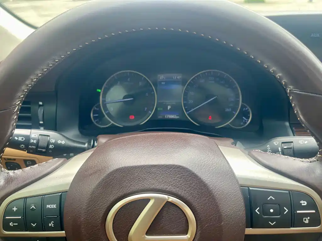 Lexus ES — миниатюра 12