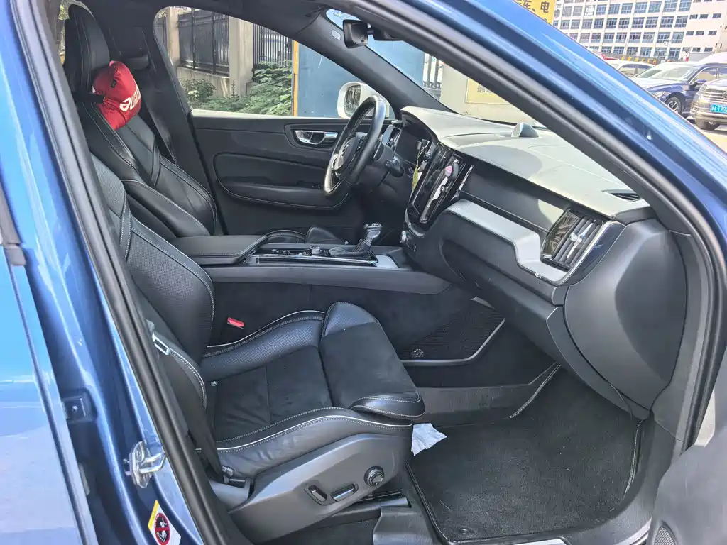 Volvo XC60 — миниатюра 6