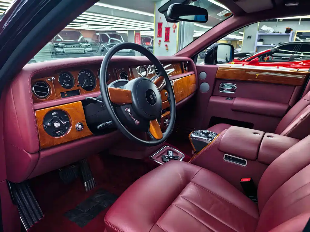 Rolls-Royce Phantom — миниатюра 22