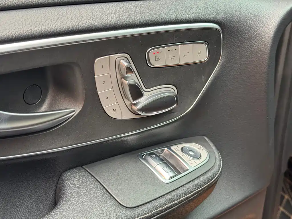 MERCEDES-BENZ V CLASS