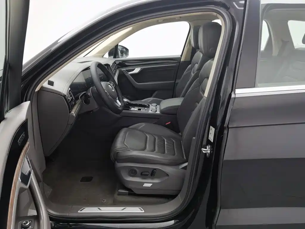 Volkswagen Touareg — миниатюра 10