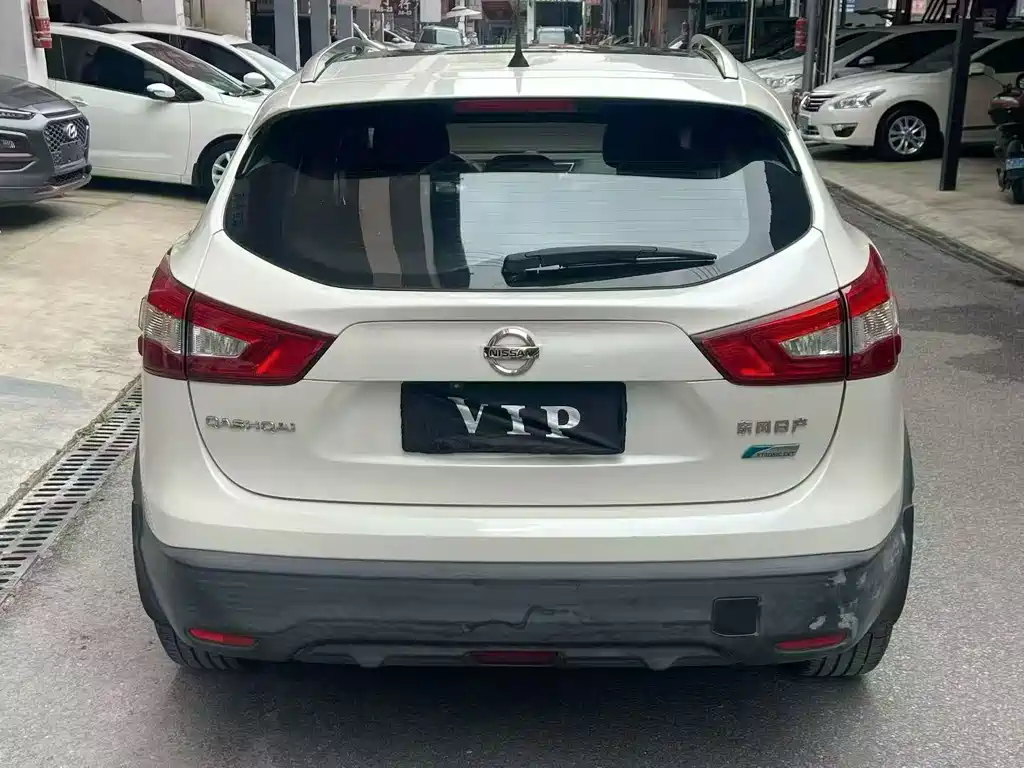 Nissan Qashqai 2016 2.0L CVT Luxury