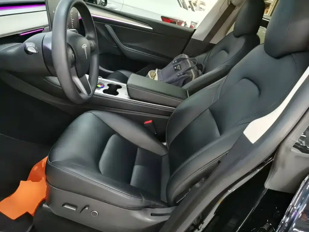 Tesla Model Y — миниатюра 15