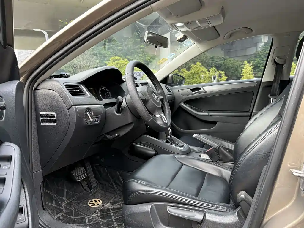 Volkswagen Sagitar — миниатюра 4