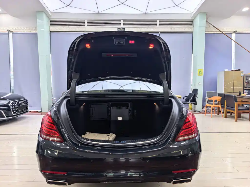 Mercedes-Benz S-Class — миниатюра 16