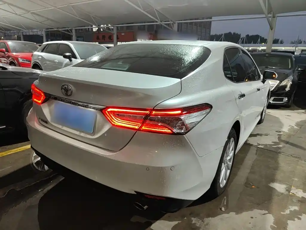 Toyota Camry — миниатюра 7