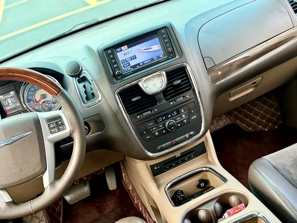 Chrysler Grand Voyager (Import) — миниатюра 20