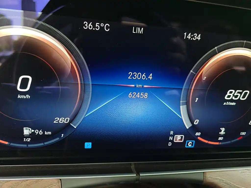 Mercedes-Benz E-Class — миниатюра 17