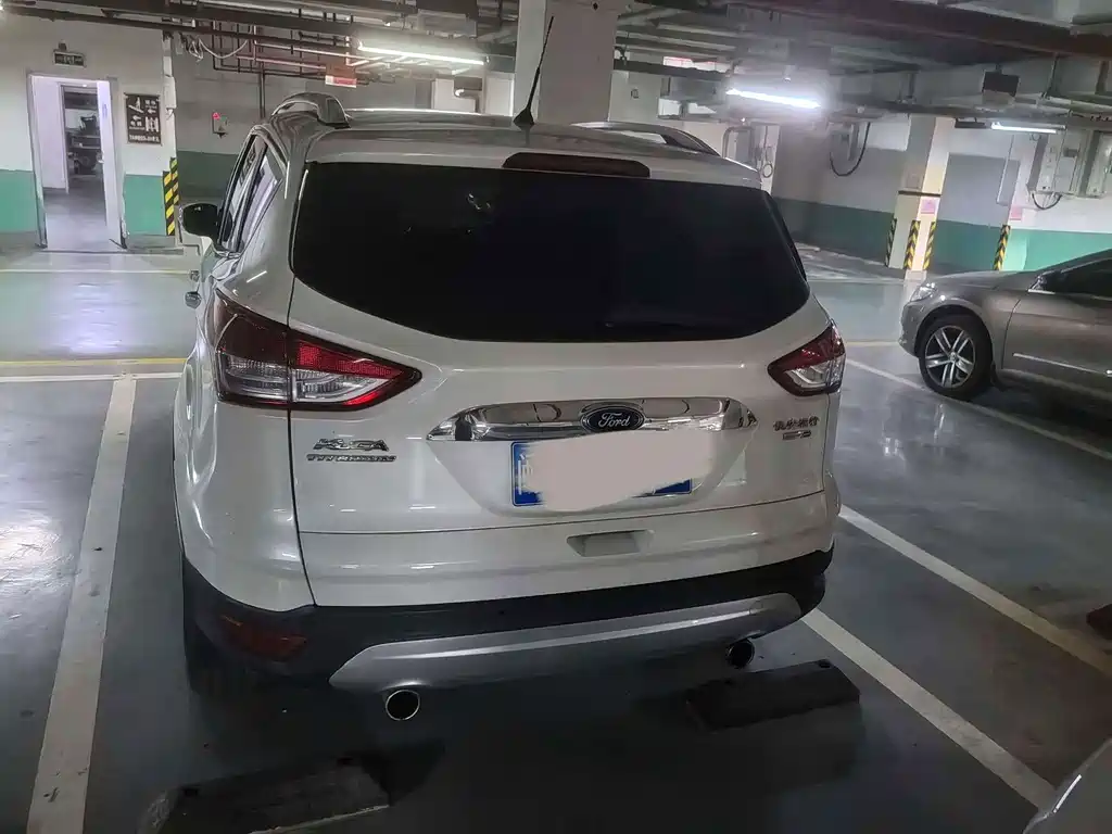 Ford Kuga — миниатюра 8