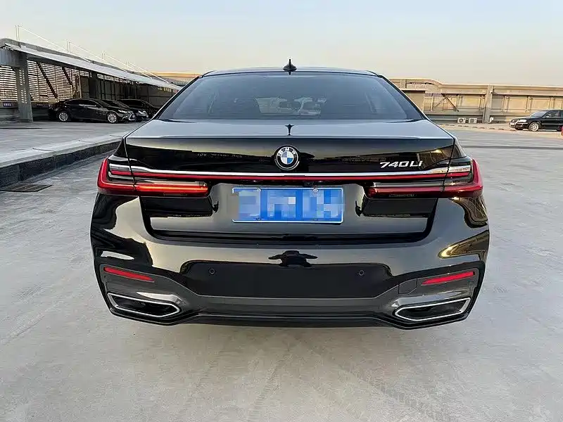 BMW 7 Series — миниатюра 8