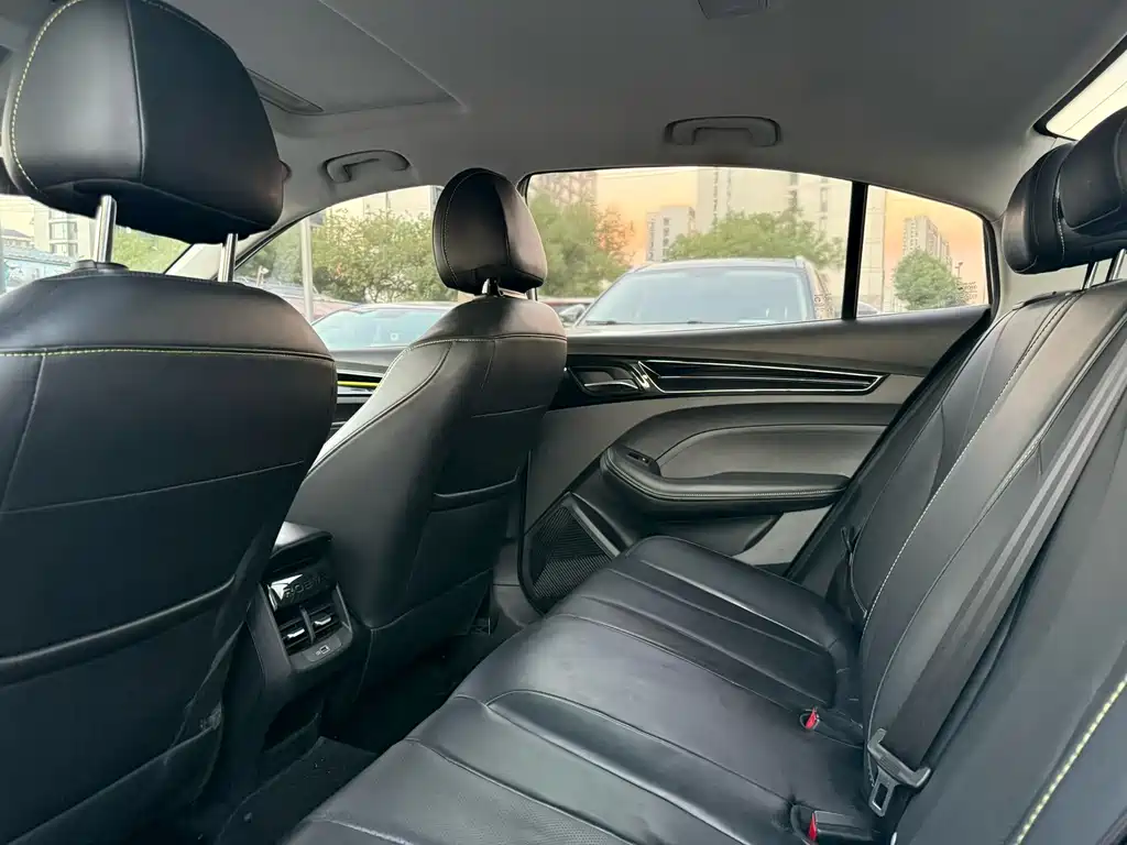Roewe i5 — миниатюра 5
