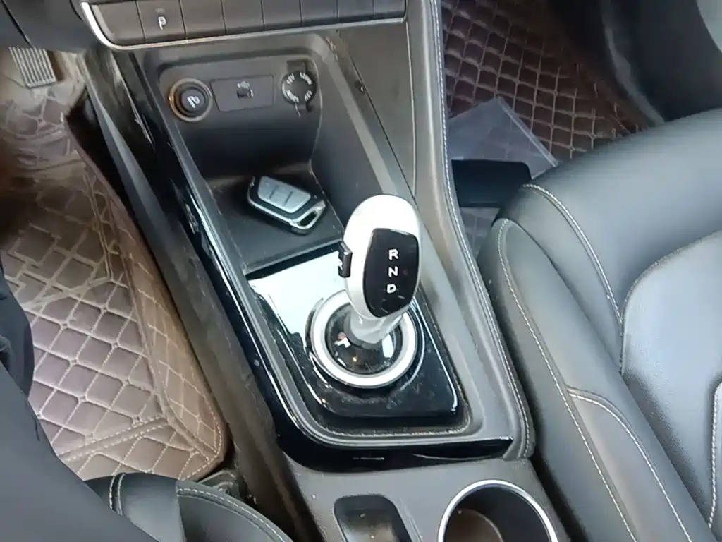 JAC JAC iEVS4 — миниатюра 14