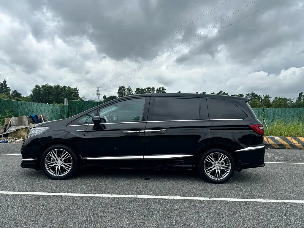 Honda Elysion 2.0L Hybrid Supreme Edition, фото 5
