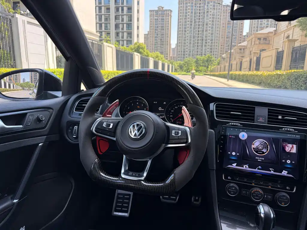 Volkswagen Golf GTI — миниатюра 12
