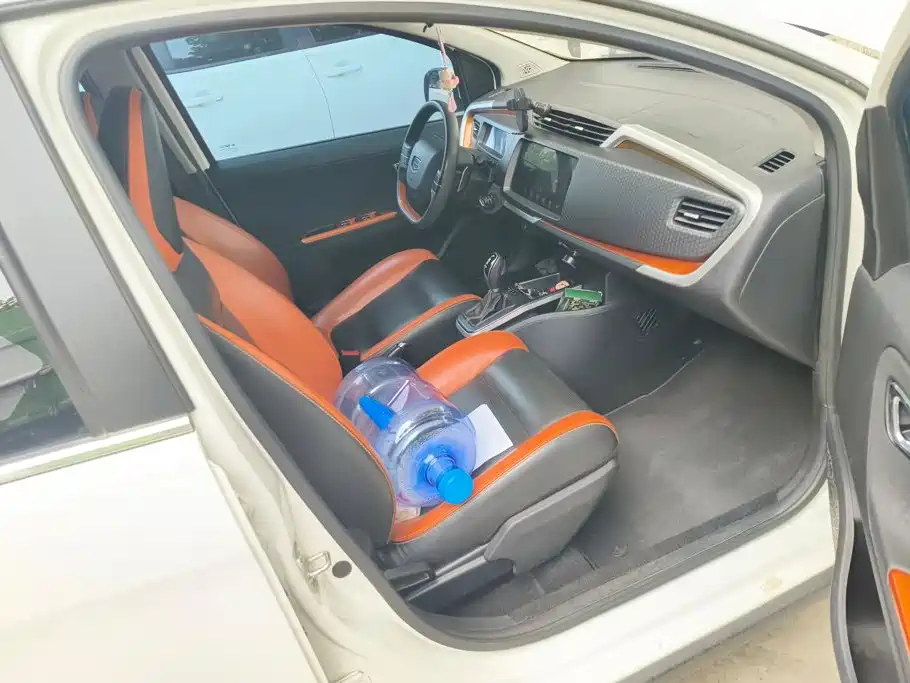 Geely Vision X1 — миниатюра 8