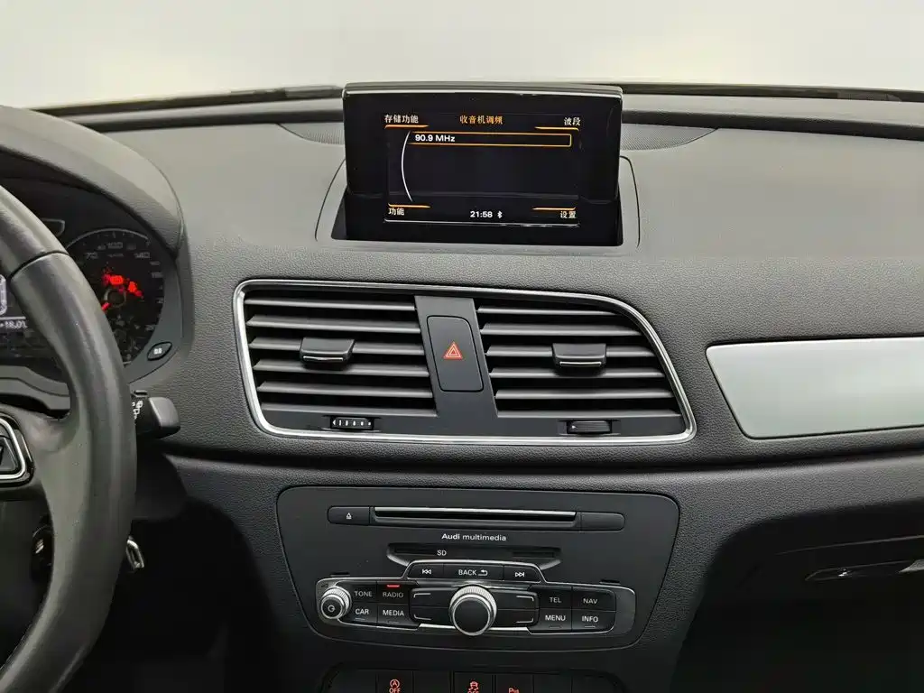 Audi Q3 — миниатюра 12