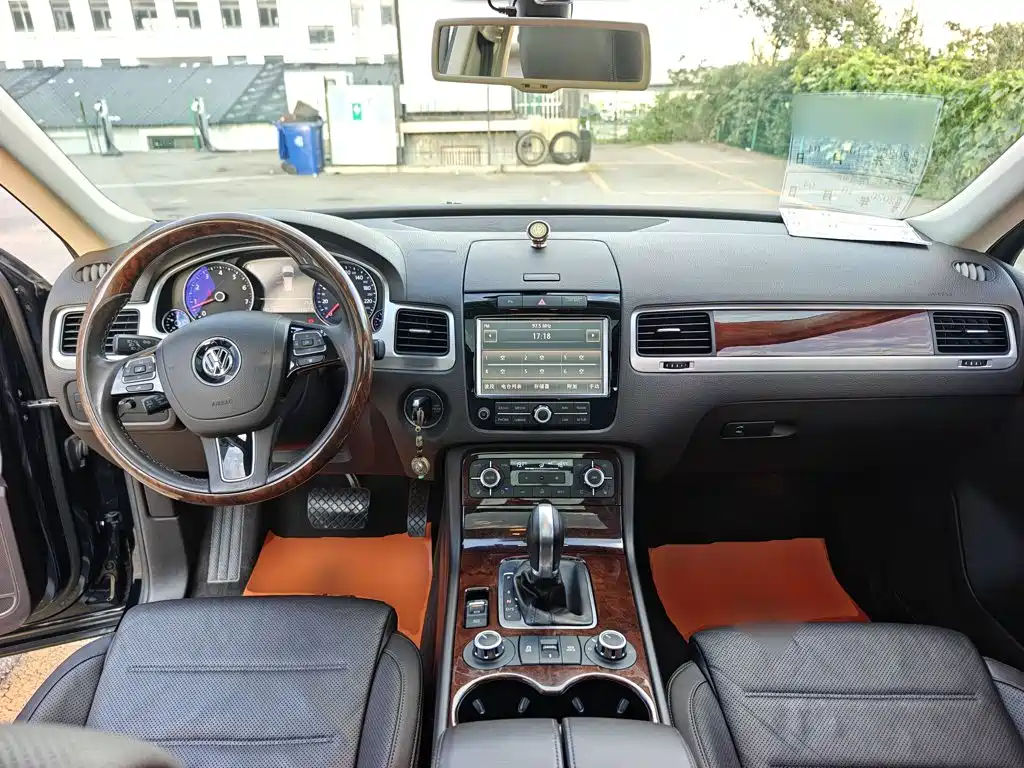 Volkswagen Touareg — миниатюра 10