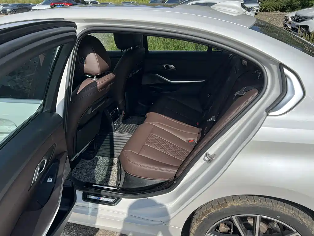 BMW 3 Series — миниатюра 13