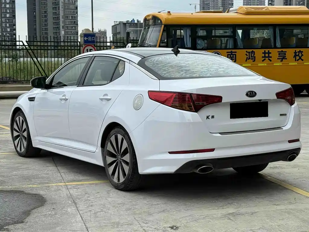 Kia K5 — миниатюра 9