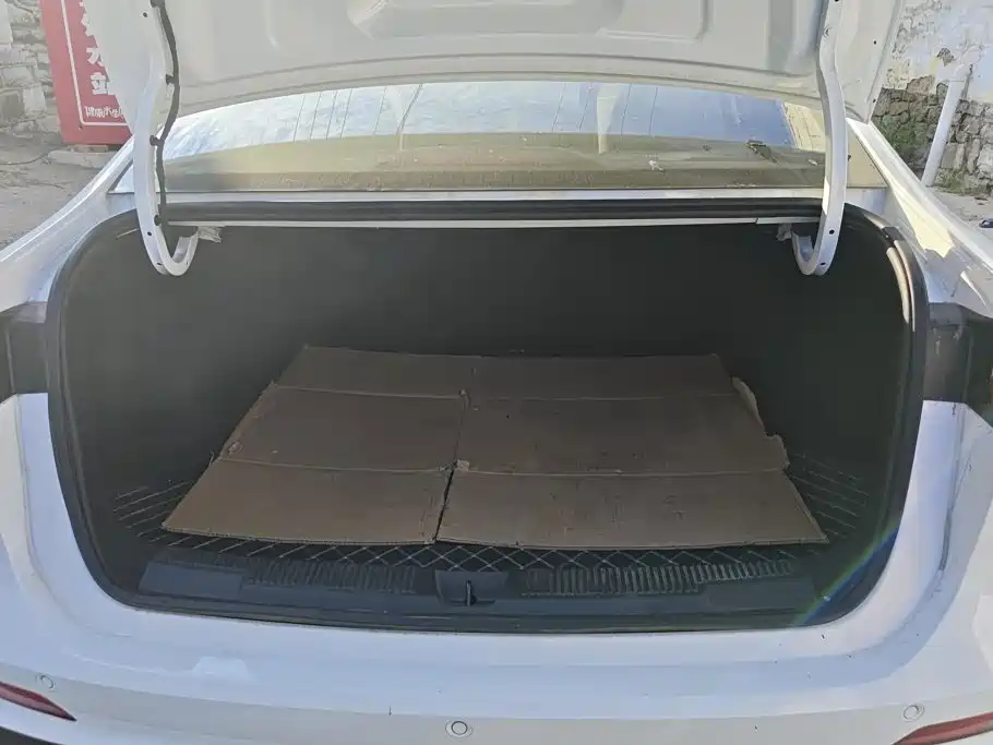 Roewe i5 — миниатюра 4