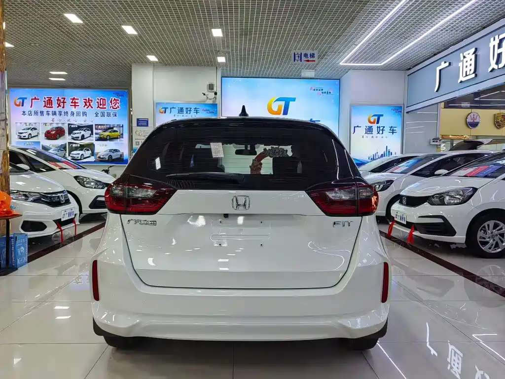 Honda Fit — миниатюра 9