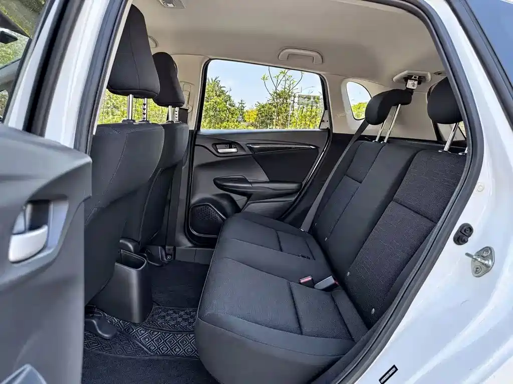 Honda Fit — миниатюра 6