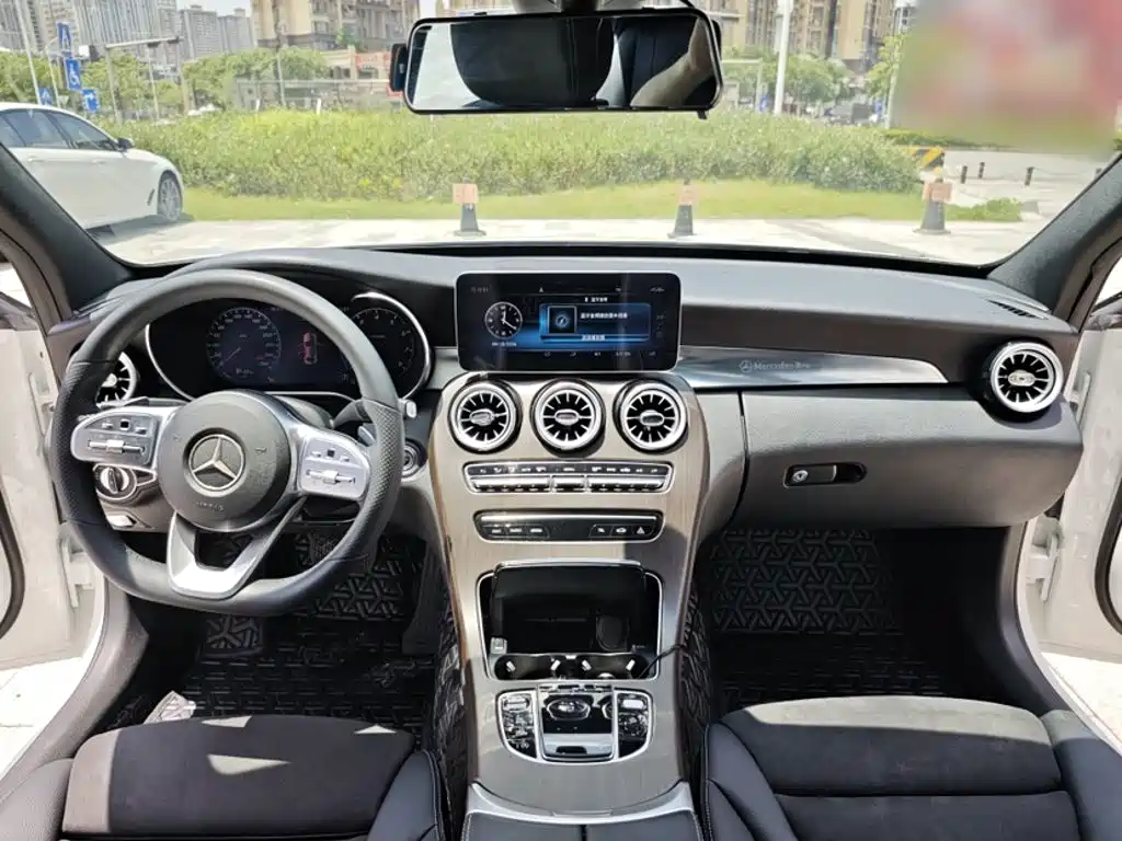 Mercedes-Benz C-Class — миниатюра 16