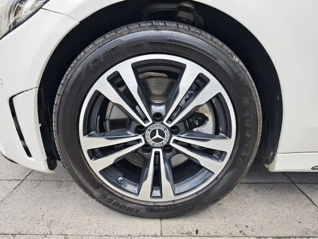 Mercedes-Benz C-Class — миниатюра 11