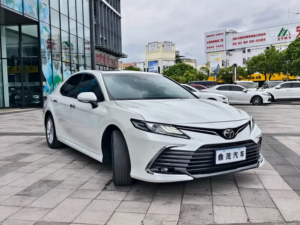 Toyota Camry — миниатюра 8