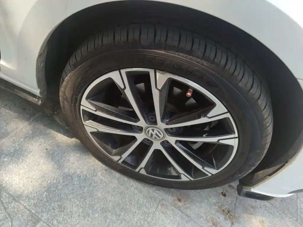 Volkswagen Golf — миниатюра 24