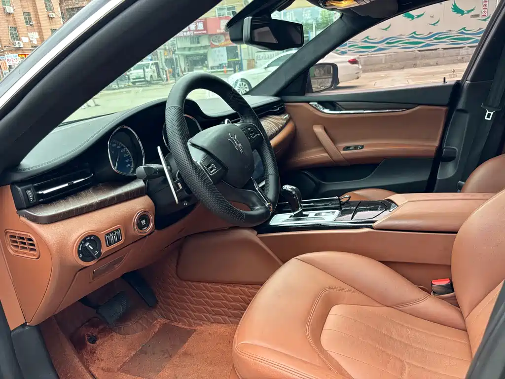 Maserati Quattroporte — миниатюра 5