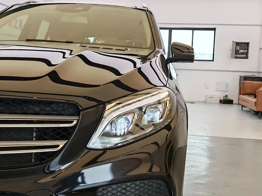 Mercedes-Benz GLE (Import) — миниатюра 16
