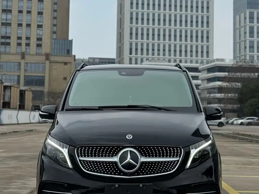 Mercedes-Benz V-Class 2024