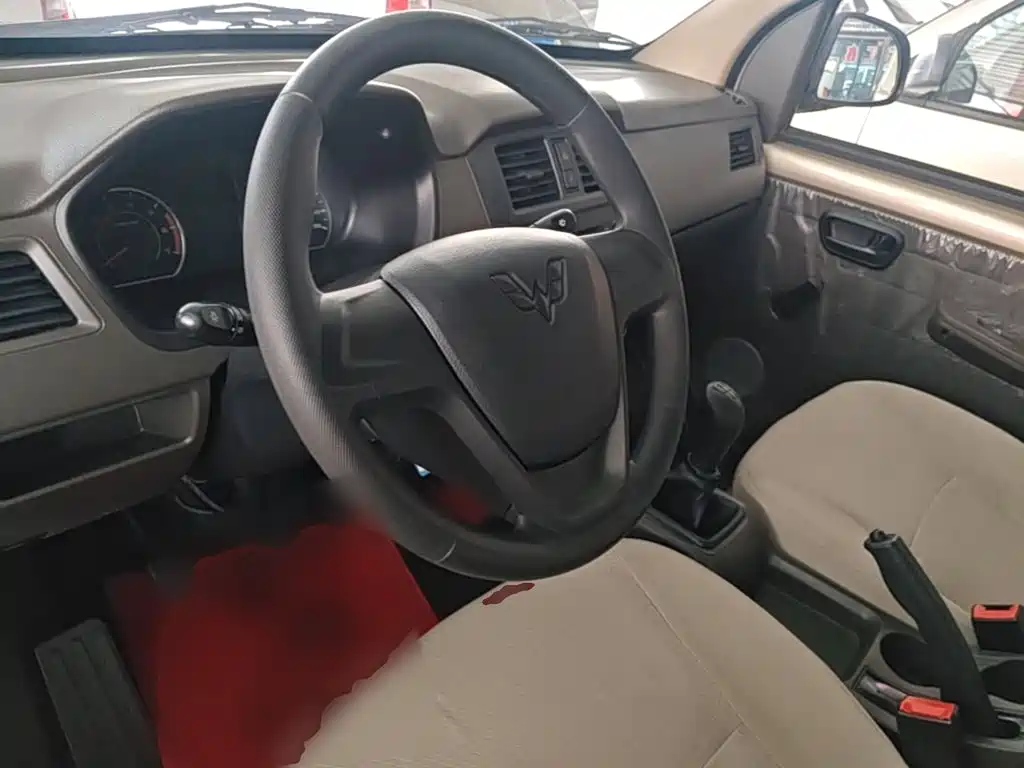 Wuling Rongguang S — миниатюра 11