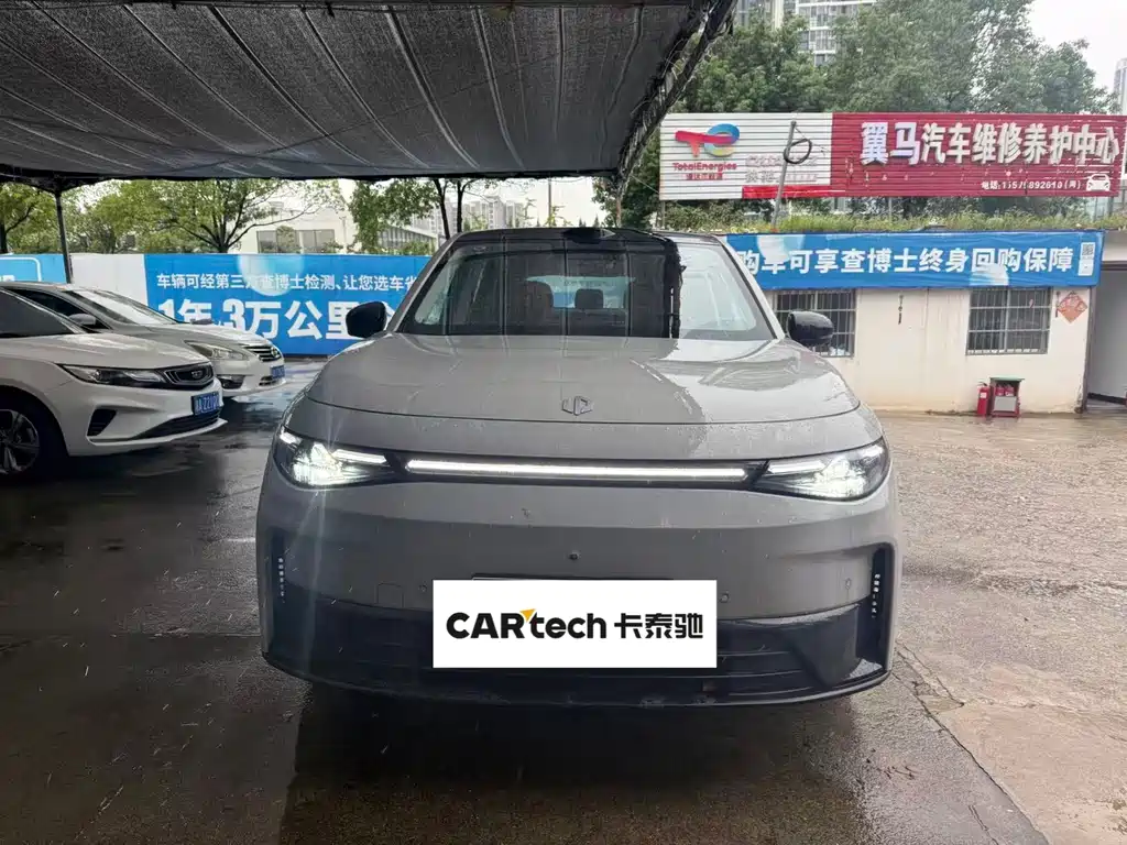 Leapmotor Leapmotor C10 — миниатюра 2