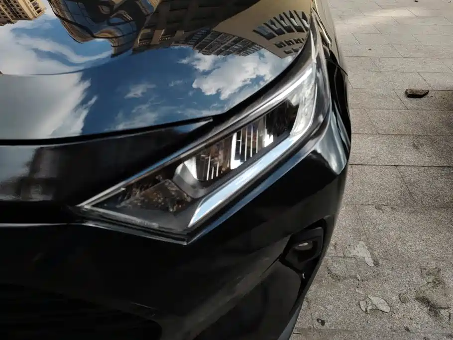 Toyota RAV4 — миниатюра 5