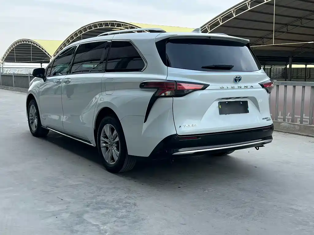 TOYOTA SIENNA