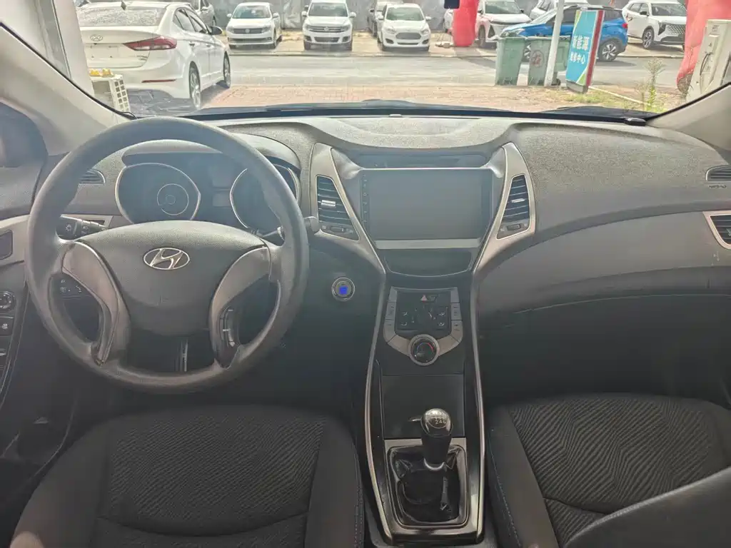 Hyundai Elantra Langdong — миниатюра 11