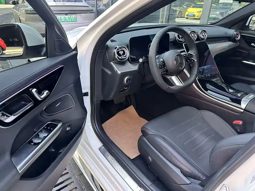 Mercedes-Benz C-Class — миниатюра 4